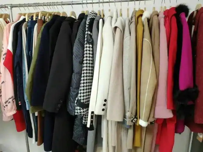 服装行业未来发展趋势_技术创新驱动服装行业增长_服装行业2025年趋势