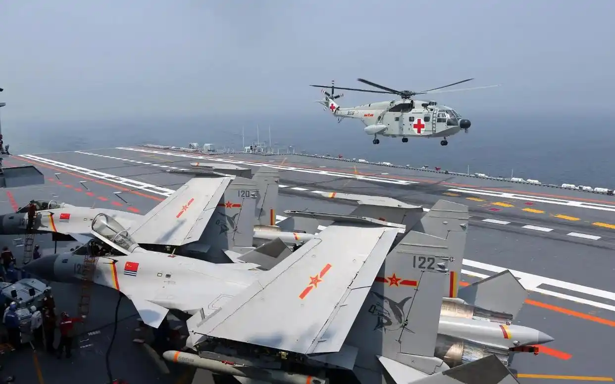  歼-15 无前翼版 _歼-15 舰载机 性能改进 _歼10歼15战斗机股票是那支