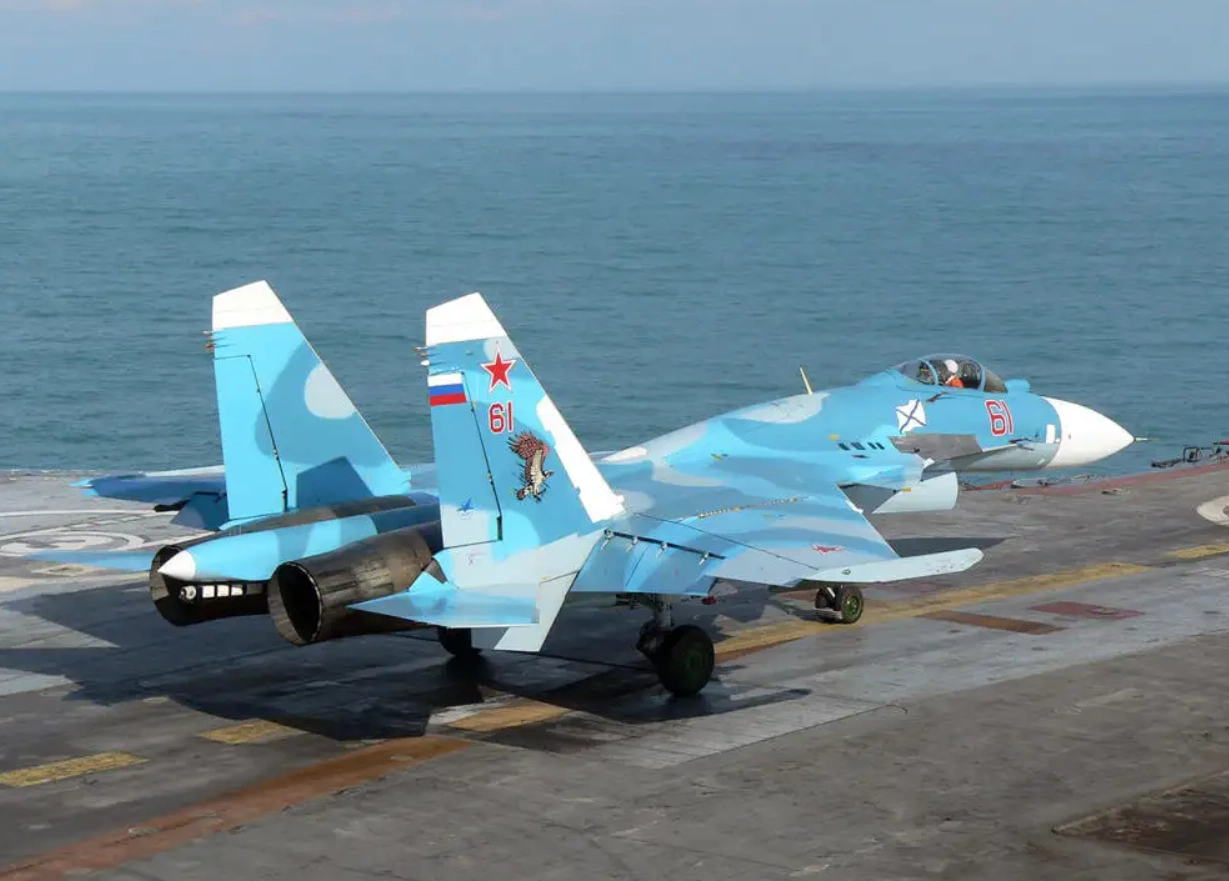 歼-15 舰载机 性能改进 _歼10歼15战斗机股票是那支_ 歼-15 无前翼版 