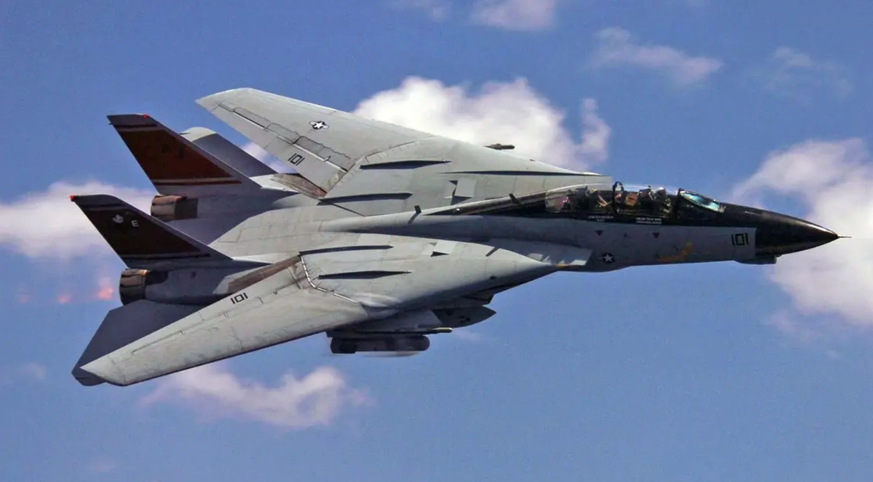 歼10歼15战斗机股票是那支_歼-15 舰载机 性能改进 _ 歼-15 无前翼版 