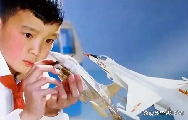 歼15家族发展历程_中国舰载战斗机发展史_歼10歼15战斗机股票是那支