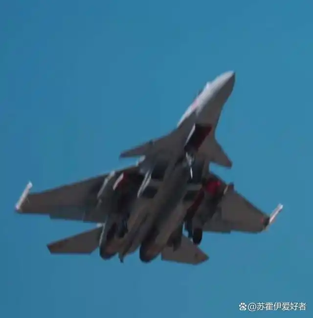 中国舰载战斗机发展史_歼15家族发展历程_歼10歼15战斗机股票是那支