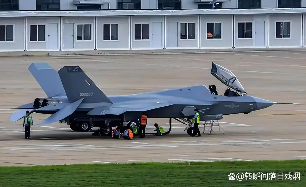  歼15战机中期升级 _歼10歼15战斗机股票是那支_