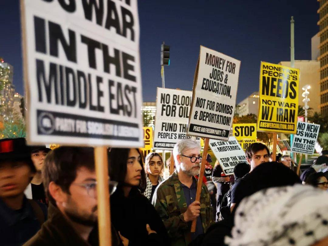 华盛顿共识 金融危机_美国经济深度分析_AI基建假繁荣揭露