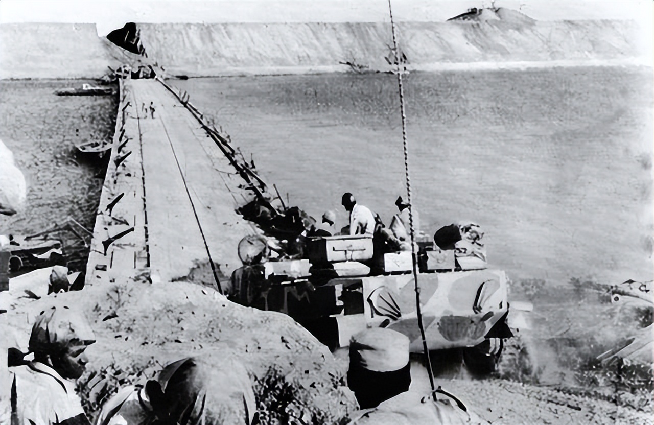 美元霸权_华盛顿共识 金融危机_石油绑定美元